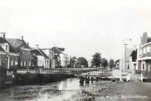 Wartburgstraat (Bosgra links en Hindersstraat rechts).