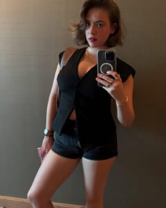 allie_sherlock01