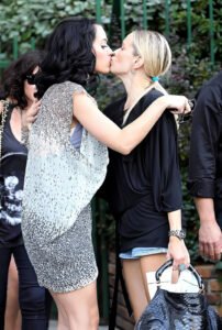 Katy Perry kissing Kesha