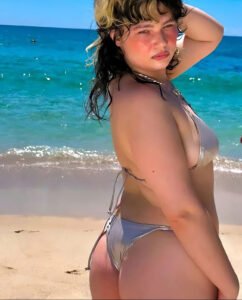 lola_young02