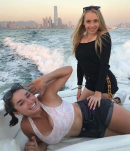 caroline_dolehide06