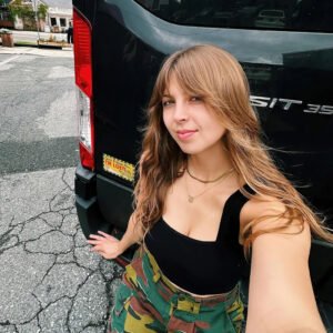 mikaela_davis01