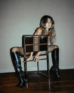 lauren_ruth_ward02