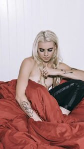 lynn_gunn03
