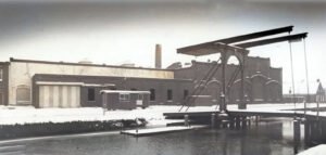 Aangezicht van kartonfabriek Albion voor de sloop 1982