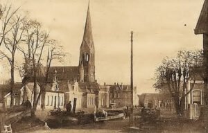 Gezicht op RK kerk 1930.