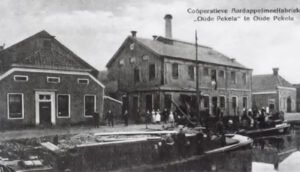Aardappelmeelfabriek Drenth aan de Hindersstraat ±1900.