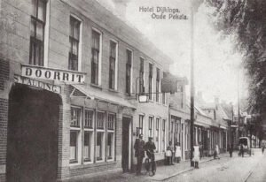 Hotel Dijkinga ± 1920 .