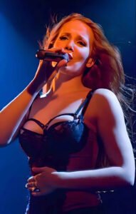 simone_simons02