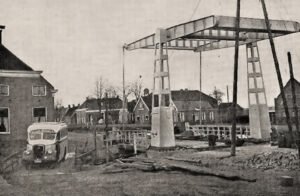 W.H. Bosgrastraat, Bouw de Kroonbrug,81