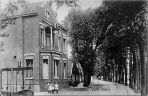 Kantoor-woning Pekelder machine fabriek Bosgrastraat.