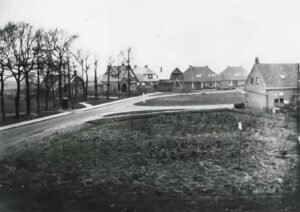 B.v.W. straat de eerste weg naar rechts is de Binnenweg nu Thorbeckelaan
