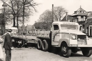 Werkzaamheden aan de Wilhelmina brug vrachtauto is van Waarheid