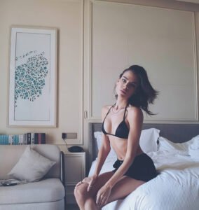 eva_shaw02