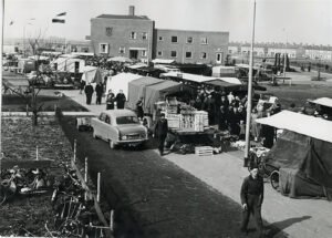 Weekmarkt Raadhuislaan 1958 foto Carel Kral.