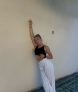 nicole_krutilova04